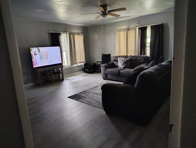 1008 N 1008 Avenue, Tulsa, OK 74110