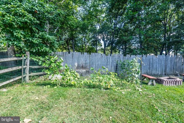 112 COUNTRY RUN DR, Coatesville, PA 19320