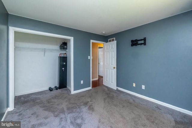 112 COUNTRY RUN DR, Coatesville, PA 19320