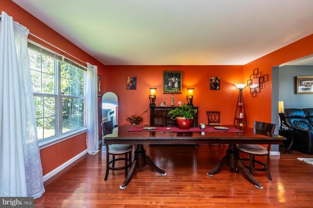 112 COUNTRY RUN DR, Coatesville, PA 19320