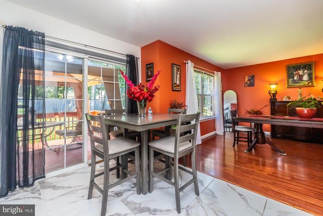 112 COUNTRY RUN DR, Coatesville, PA 19320