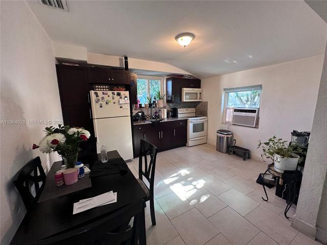 2125 Bay Dr C, Miami Beach, FL 33141