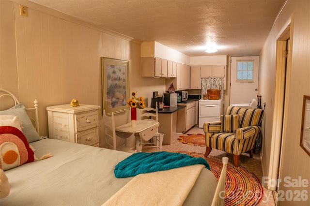 1967 Mckinney Mine Road, Spruce Pine, NC 28777