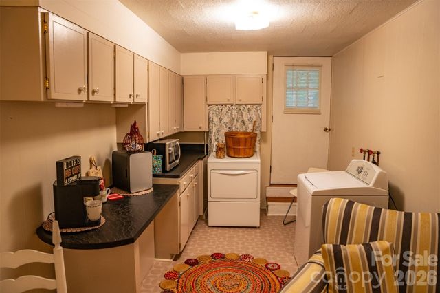 1967 Mckinney Mine Road, Spruce Pine, NC 28777