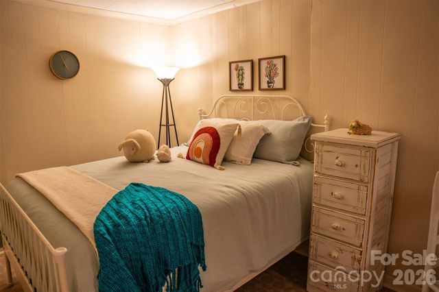 1967 Mckinney Mine Road, Spruce Pine, NC 28777