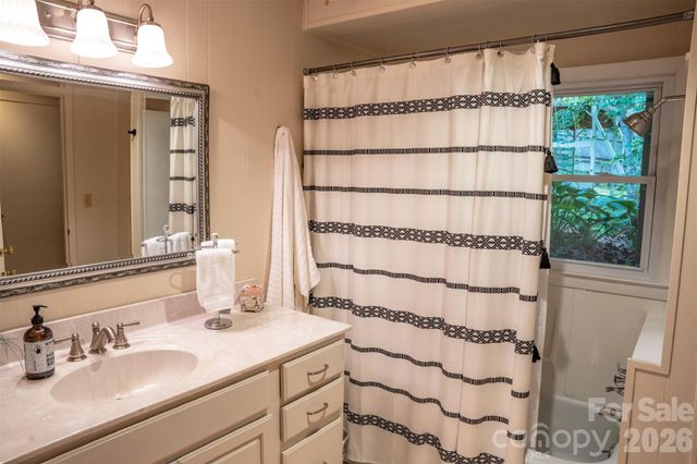 1967 Mckinney Mine Road, Spruce Pine, NC 28777