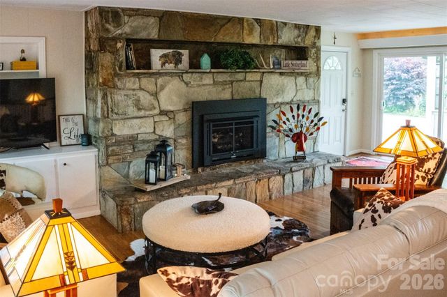 1967 Mckinney Mine Road, Spruce Pine, NC 28777