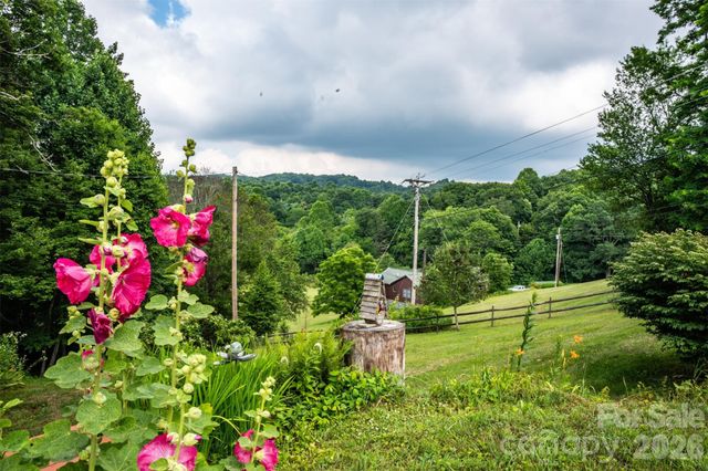 1967 Mckinney Mine Road, Spruce Pine, NC 28777