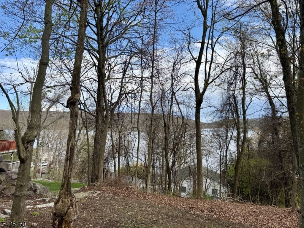 3 Neptune Rd, West Milford Twp., NJ 07421 — exterior