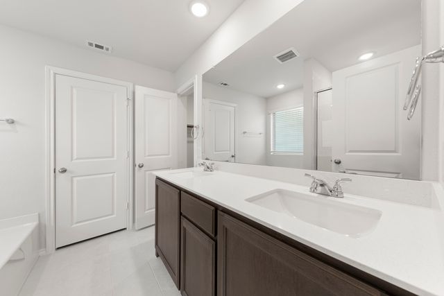 215 Van Horn Drive, Terrell, TX 75160