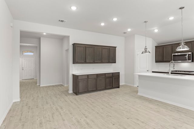 215 Van Horn Drive, Terrell, TX 75160