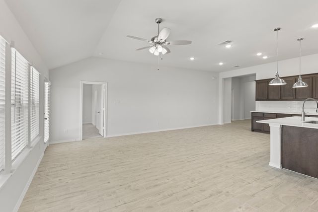 215 Van Horn Drive, Terrell, TX 75160