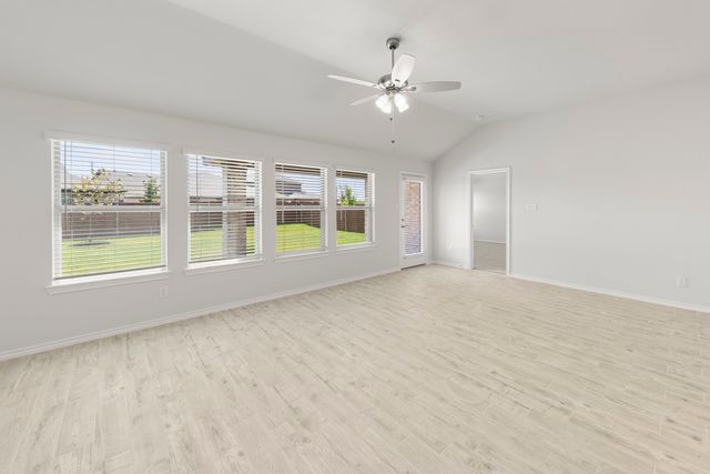 215 Van Horn Drive, Terrell, TX 75160