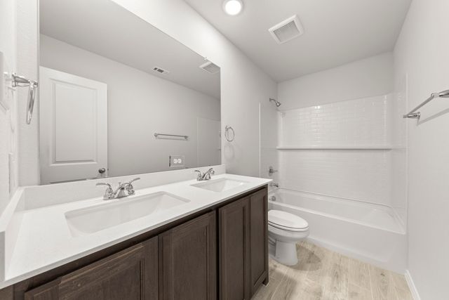 215 Van Horn Drive, Terrell, TX 75160