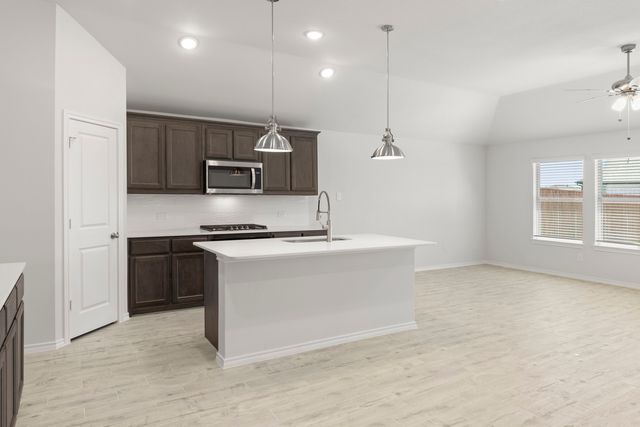 215 Van Horn Drive, Terrell, TX 75160
