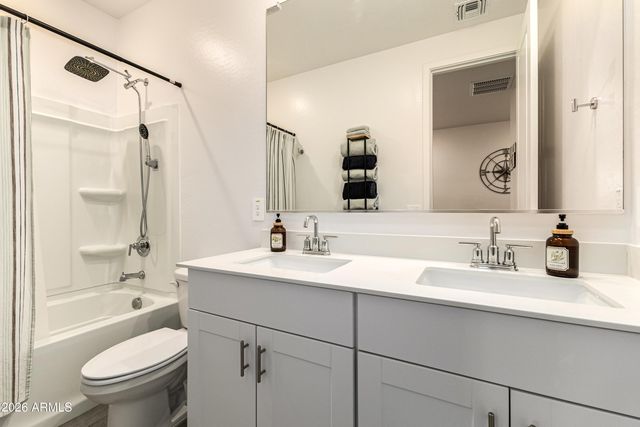 3475 E ISLA Avenue, San Tan Valley, AZ 85143