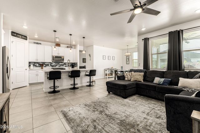 3475 E ISLA Avenue, San Tan Valley, AZ 85143