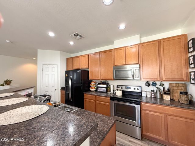 8115 W Lynwood Street, Phoenix, AZ 85043