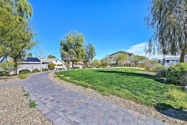 2715 Amazing Meadows Avenue 2181, North Las Vegas, NV 89031