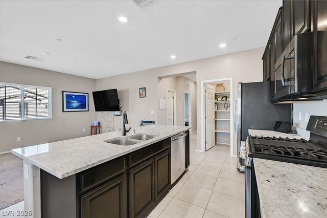 2715 Amazing Meadows Avenue 2181, North Las Vegas, NV 89031