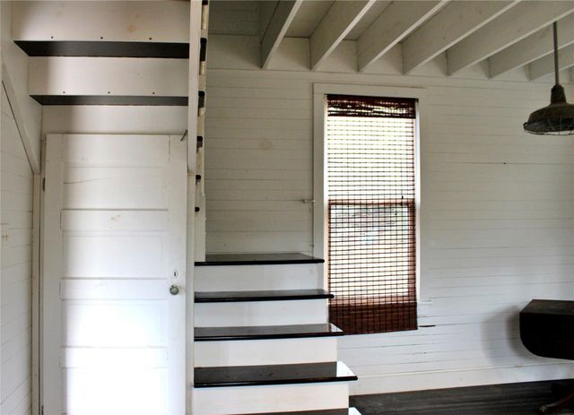 192 Plum Acres Lane, West Point, TX 78963