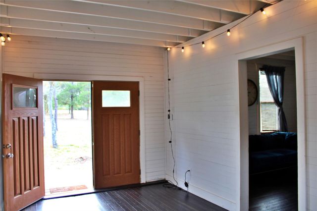 192 Plum Acres Lane, West Point, TX 78963