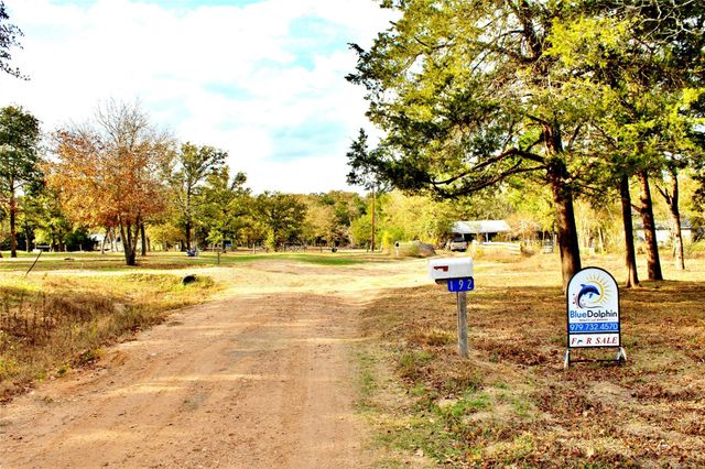 192 Plum Acres Lane, West Point, TX 78963