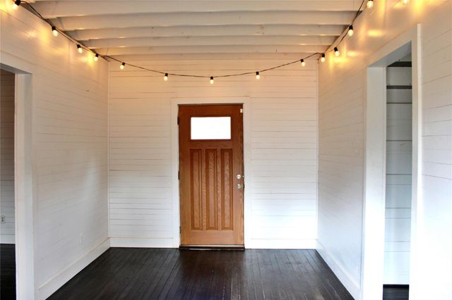 192 Plum Acres Lane, West Point, TX 78963