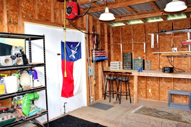 192 Plum Acres Lane, West Point, TX 78963