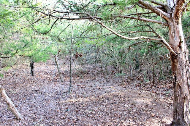 192 Plum Acres Lane, West Point, TX 78963