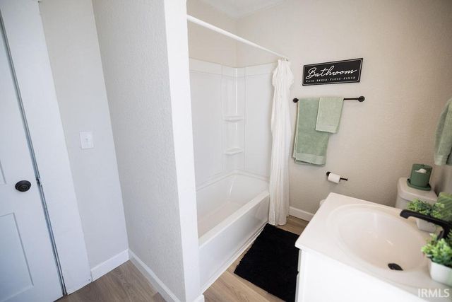 2823 S Vine Street, Muncie, IN 47302