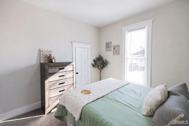 2823 S Vine Street, Muncie, IN 47302