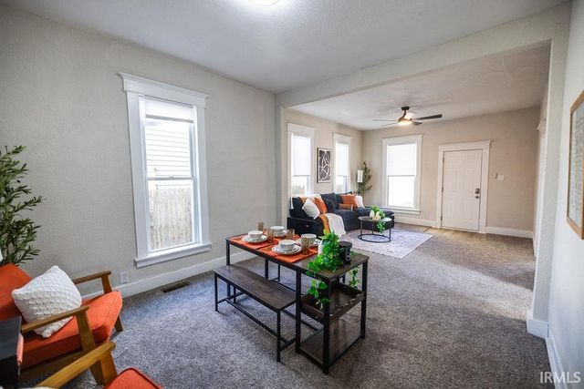 2823 S Vine Street, Muncie, IN 47302