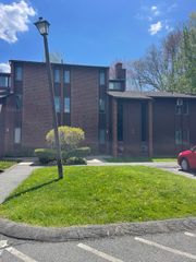 222 North East St 1, Amherst, MA 01002