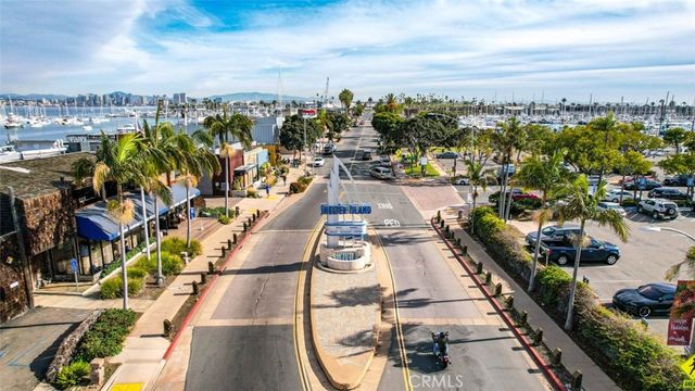 3025 Byron Street 201, Point Loma, CA 92106