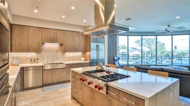 3025 Byron Street 201, Point Loma, CA 92106