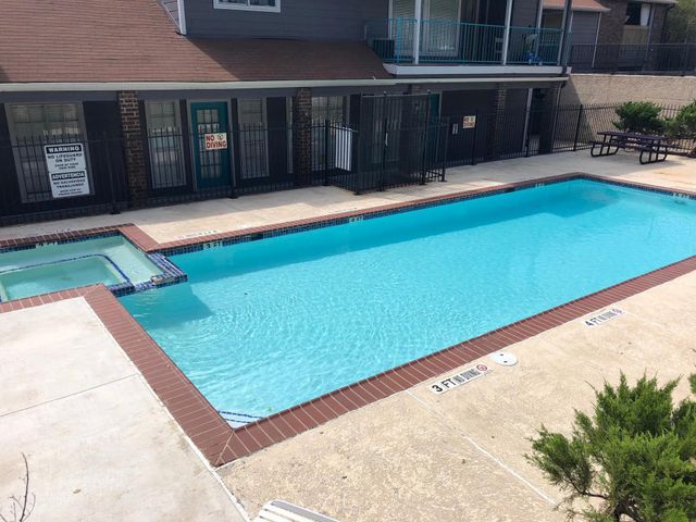 1840 Burton DR 158, Austin, TX 78741