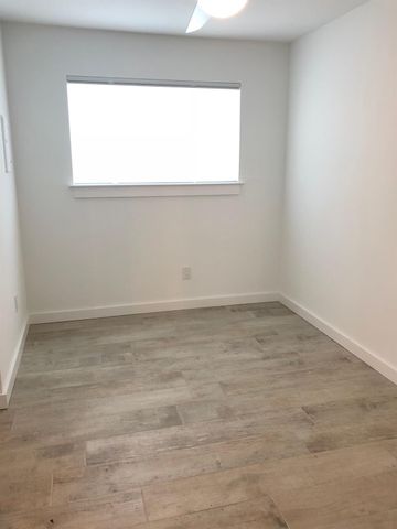 1840 Burton DR 158, Austin, TX 78741