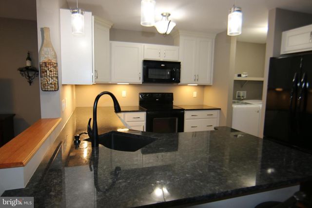 7876 MANADA CT, Harrisburg, PA 17112