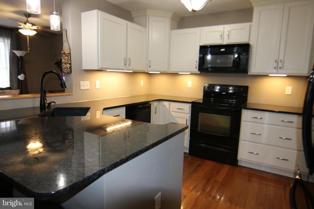 7876 MANADA CT, Harrisburg, PA 17112