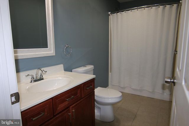 7876 MANADA CT, Harrisburg, PA 17112