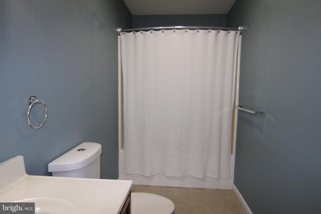 7876 MANADA CT, Harrisburg, PA 17112