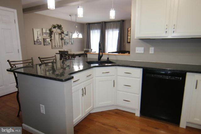 7876 MANADA CT, Harrisburg, PA 17112