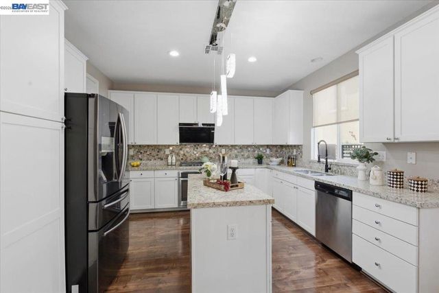 370 Misty Cir, Livermore, CA 94550
