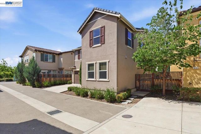 370 Misty Cir, Livermore, CA 94550
