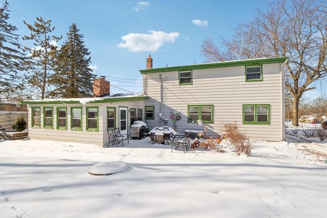 1455 Hillside DRIVE, Waukesha, WI 53186