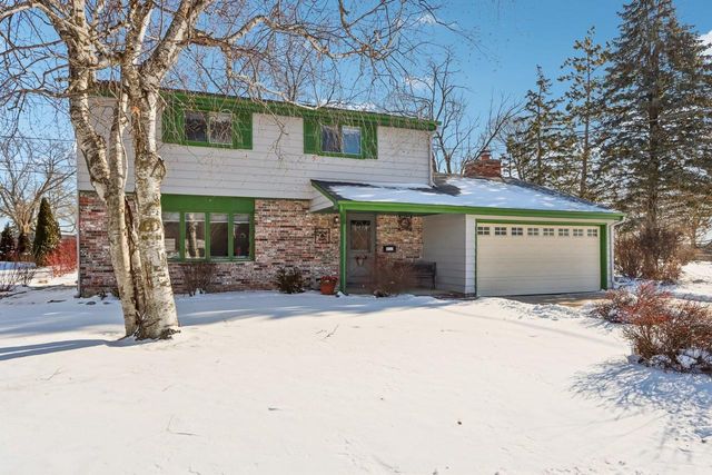 1455 Hillside DRIVE, Waukesha, WI 53186