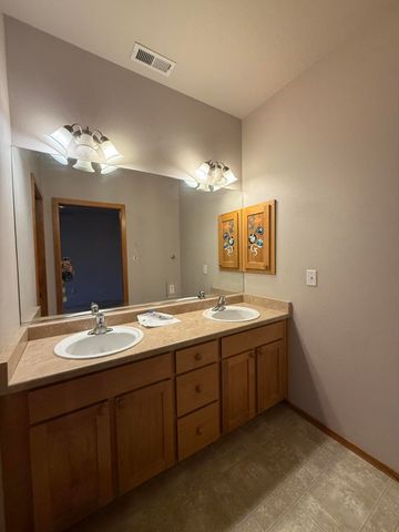 834 Isherwood Drive, Central Point, OR 97502