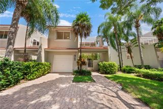 9785 NW 45th Ln, Doral, FL 33178