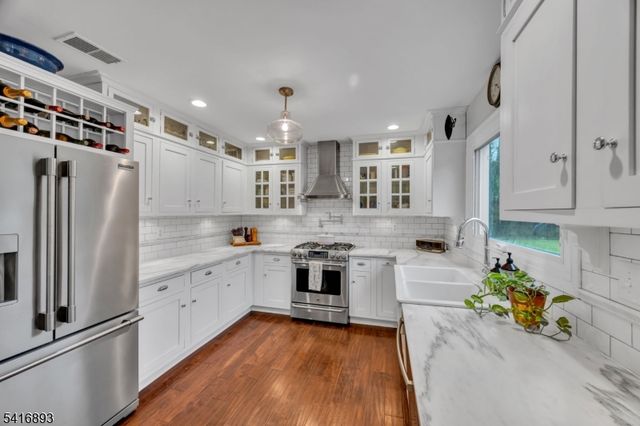 8 Governor Rd, Readington Twp., NJ 08822